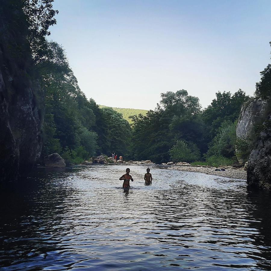 Golemi Kamik Pirot Vlasi Esterno foto
