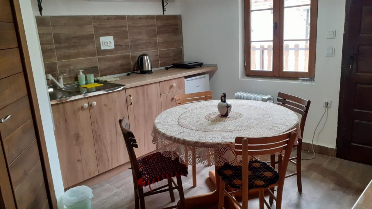 Golemi Kamik Pirot Vlasi Esterno foto