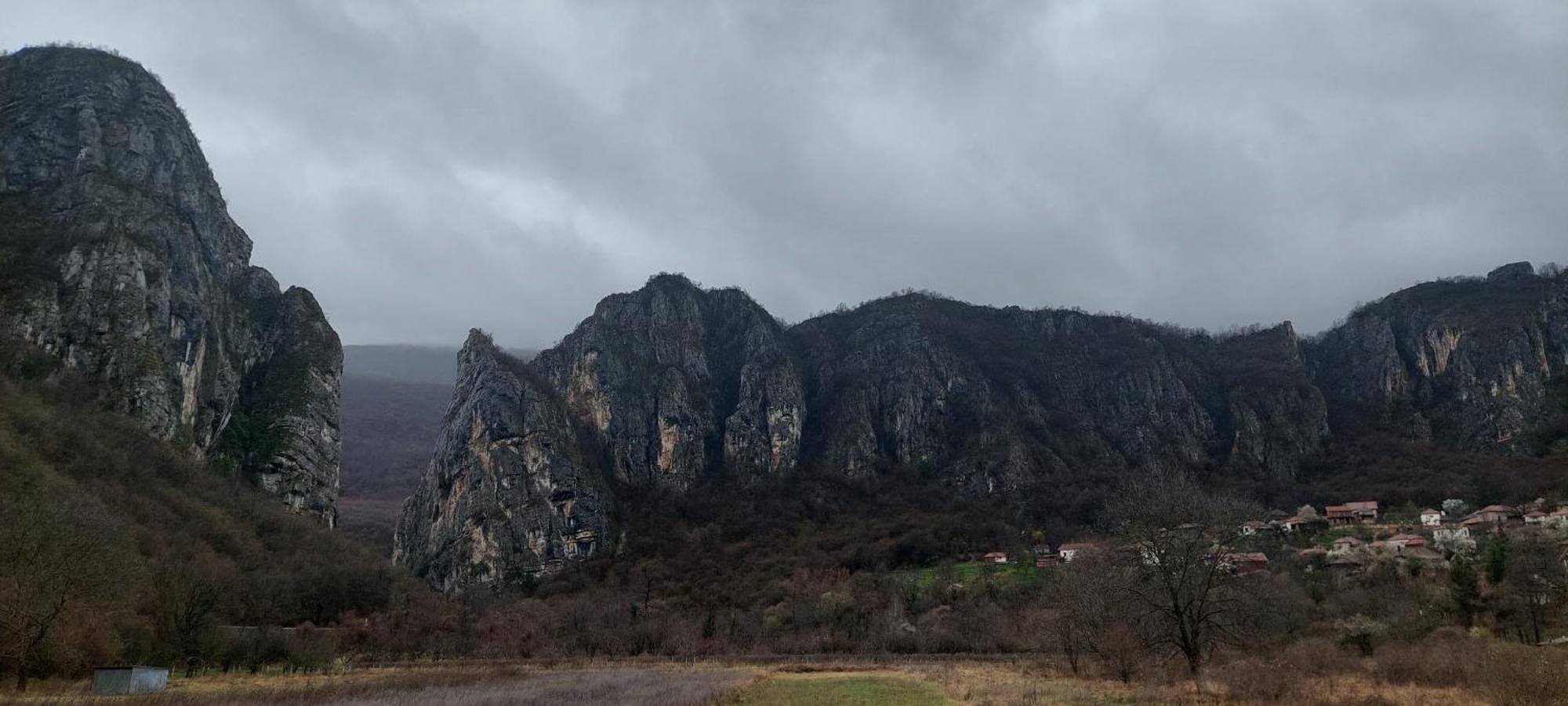 Golemi Kamik Pirot Vlasi Esterno foto