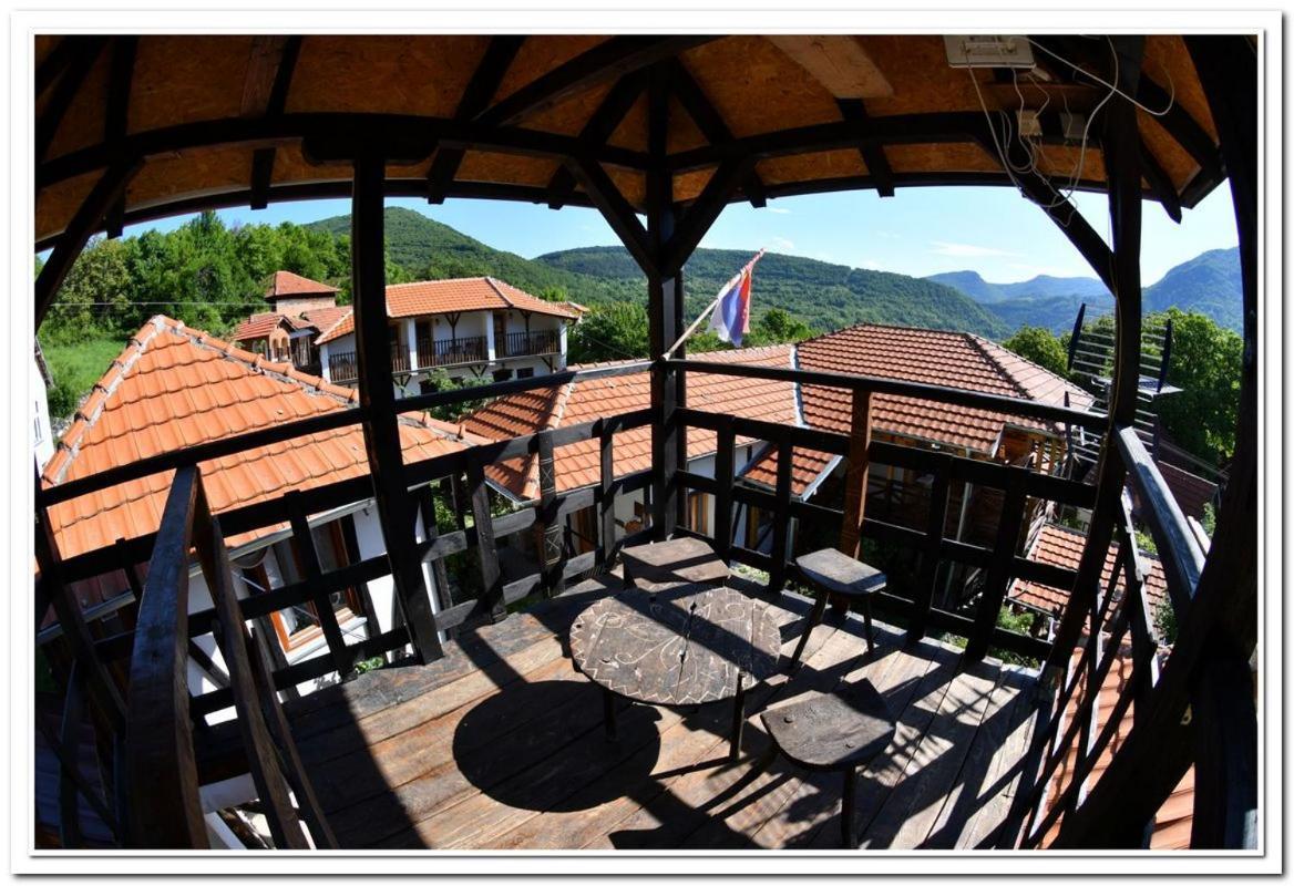 Golemi Kamik Pirot Vlasi Esterno foto